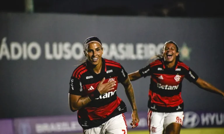 Flamengo vence Vitória e se aproxima da liderança no Brasileirão Feminino