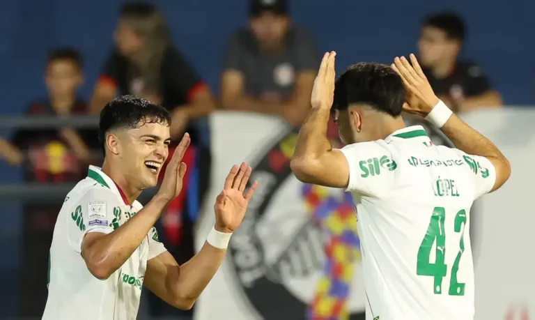 Palmeiras vence Bragantino e consolida liderança no Brasileirão