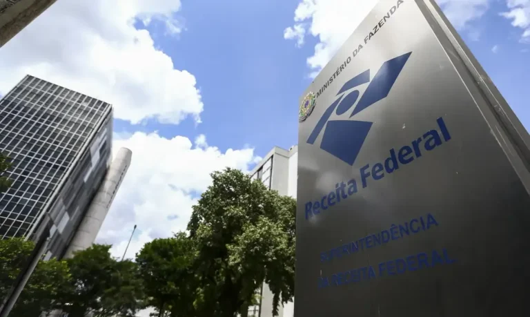 Arrecadação federal atinge pico histórico em março e supera R$ 229 bilhões