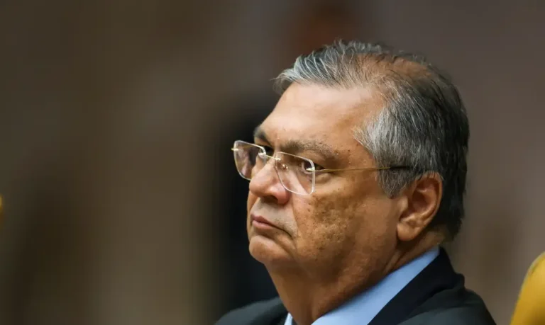 STF adia decisão sobre royalties do petróleo após pedido de vista de Flávio Dino