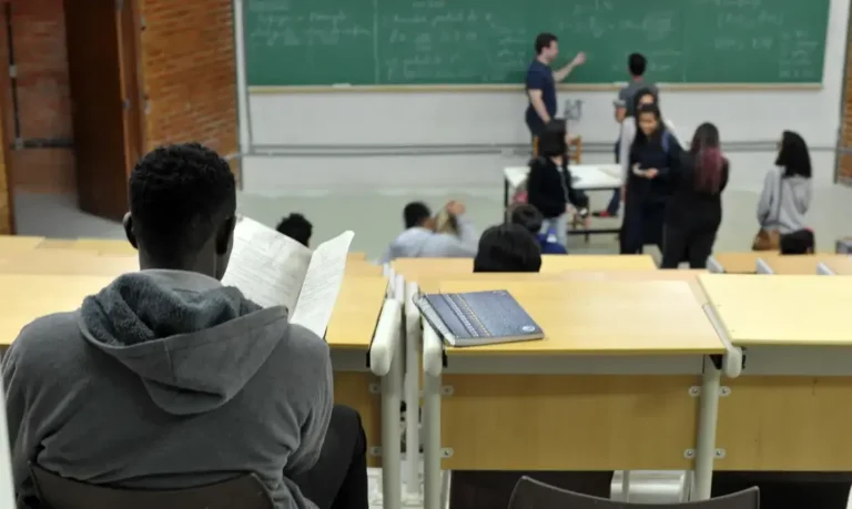 Estudante de medicina pagará R$ 720 mil por fraude em cota racial na Unirio