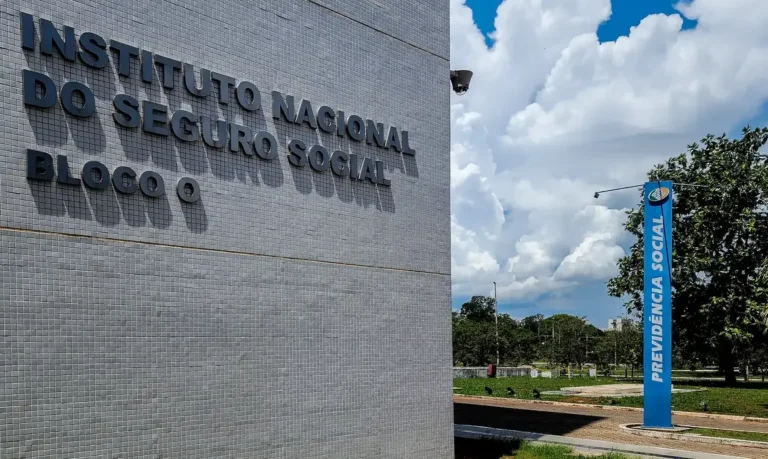 Justiça libera R$ 2 bilhões para pagamentos do INSS a mais de 130 mil beneficiários