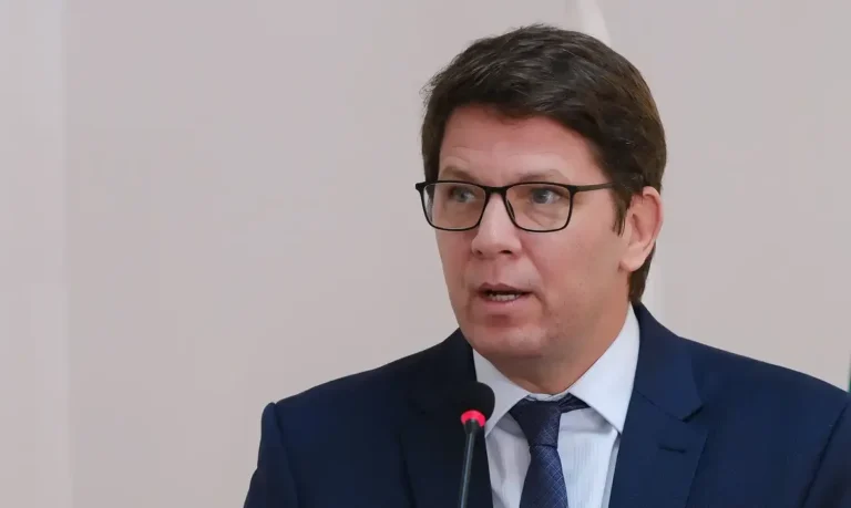 Deputado Mário Frias viajou ao exterior sem aval da Câmara; STF investiga