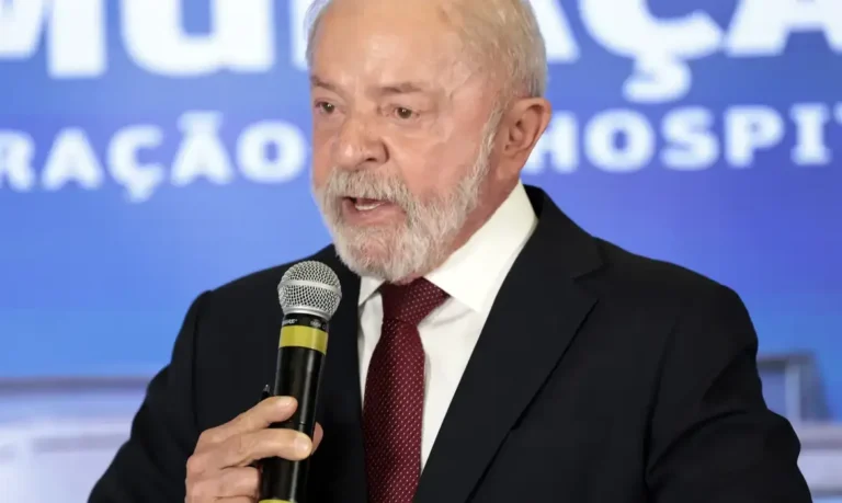 Lula inicia radioterapia preventiva no couro cabeludo após remoção de lesão