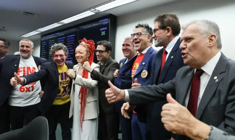Câmara aprova fim da escala 6×1 e jornada de 40 horas semanais
