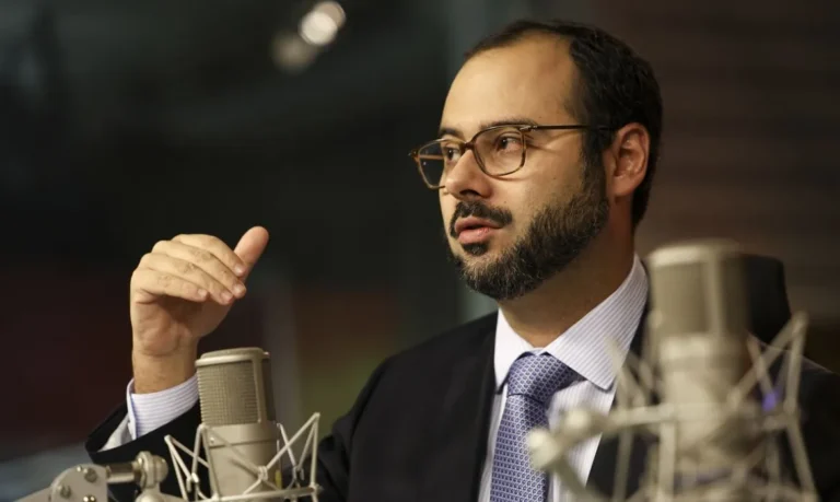 Novo Desenrola para empresas: R$ 8 bilhões já contratados e 65 mil operações realizadas