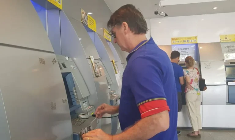 Receita libera R$ 16 bilhões em restituição do Imposto de Renda, o maior lote da história