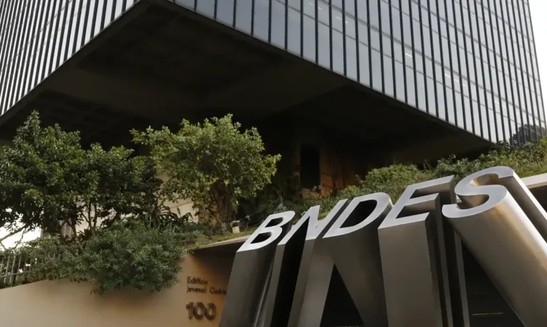 BNDES injeta R$ 21 bilhões para renovar frotas de transporte e impulsionar mobilidade no país