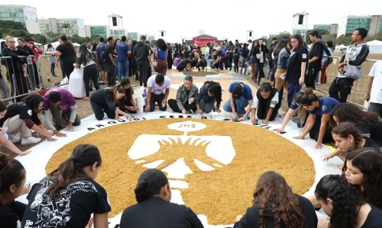Corpus Christi: feriado ou ponto facultativo? Entenda as regras e o impacto no seu trabalho