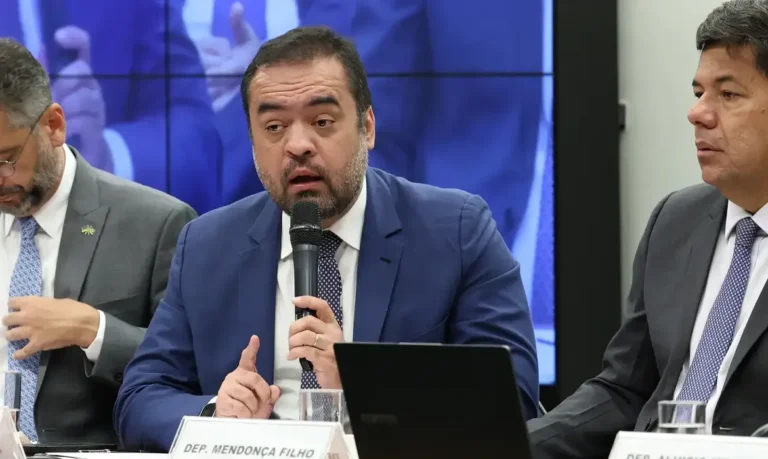 TSE confirma inelegibilidade de Cláudio Castro até 2030; STF decidirá sobre eleições para governador