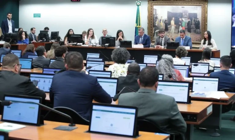 Câmara dos Deputados: redução da maioridade penal volta à pauta da CCJ
