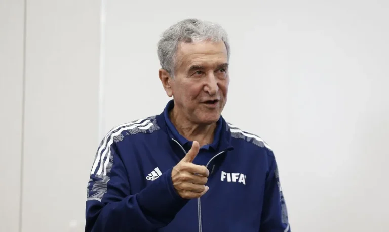 Carlos Alberto Parreira, técnico do tetra, é internado no Rio de Janeiro