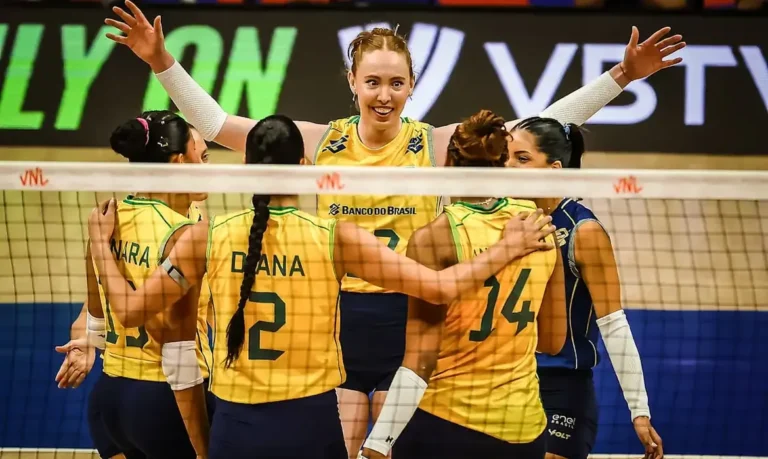 Seleção feminina de vôlei mantém invencibilidade e liderança na Liga Mundial após vitória emocionante