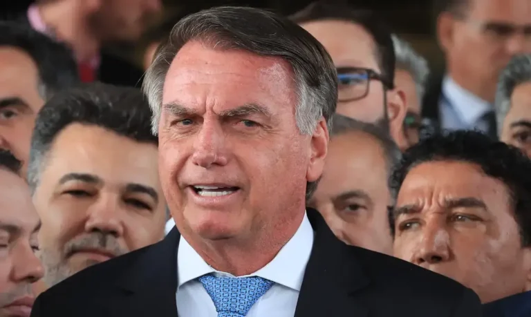 Defesa de Bolsonaro poderá acompanhar depoimento sobre arma apreendida em blitz