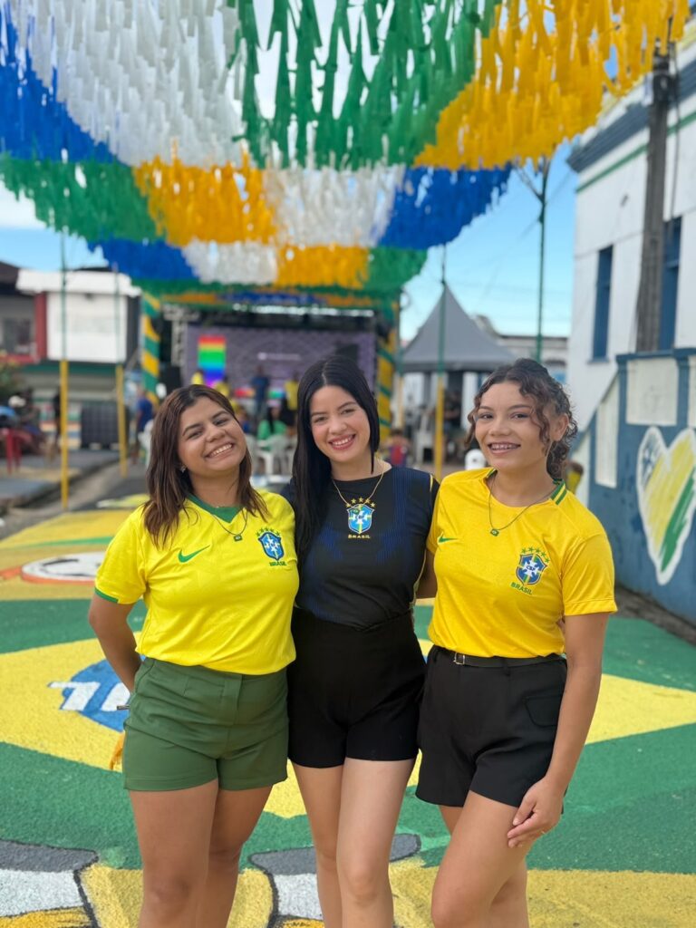 Três jovens de Barcelos conquistam a internet ao transformar a Copa em um ato de amor pela comunidade