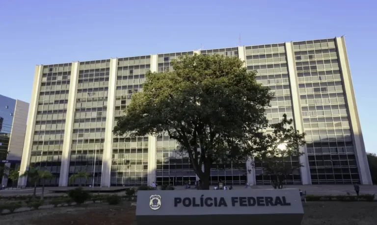 Operação da PF mira R$ 10 bilhões em lavagem de dinheiro do PCC