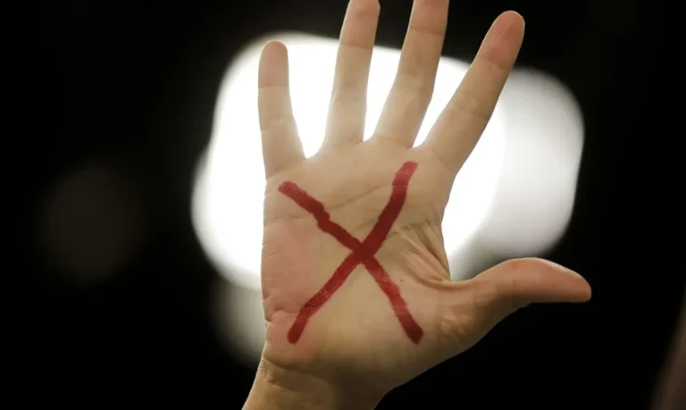 Congresso impulsiona novas leis para proteger mulheres contra a violência
