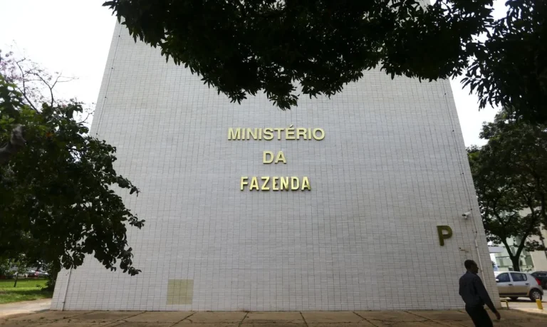 Inflação em 2026: projeção oficial sobe para 5,1% e estoura meta, alertam fatores externos