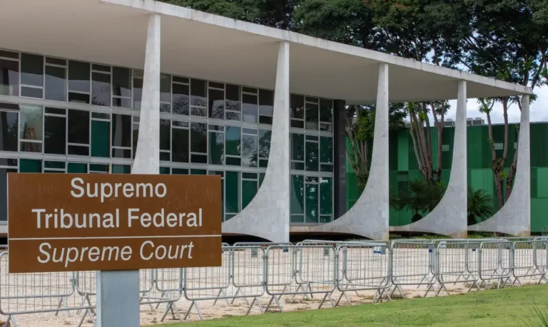 Flávio Bolsonaro: depoimento marcado na PF em caso de calúnia contra Lula
