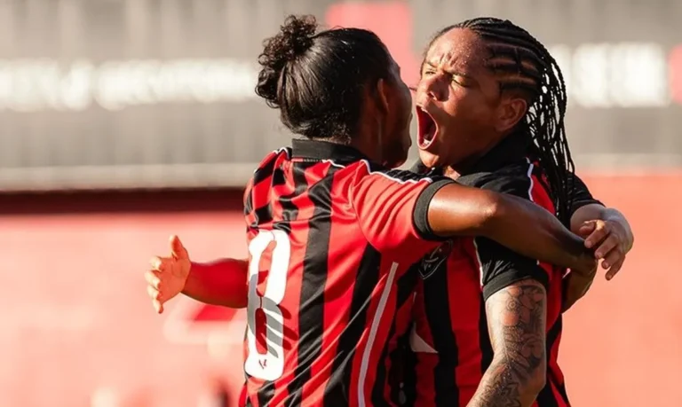 Vitória vence Botafogo e afasta fantasma da lanterna no Brasileirão Feminino