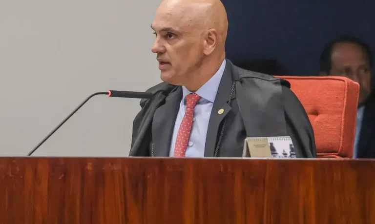 Moraes arquiva inquérito contra Bolsonaro no caso Abin paralela