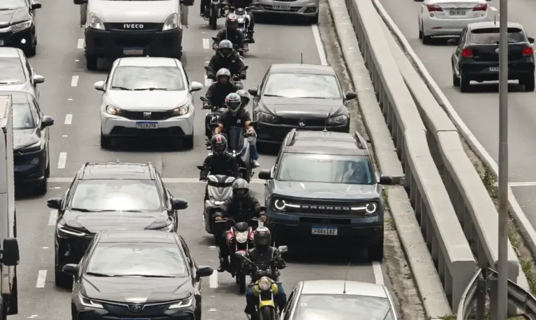 Justiça determina liberação do Uber Moto em São Paulo; prefeitura tem 48 horas para credenciar