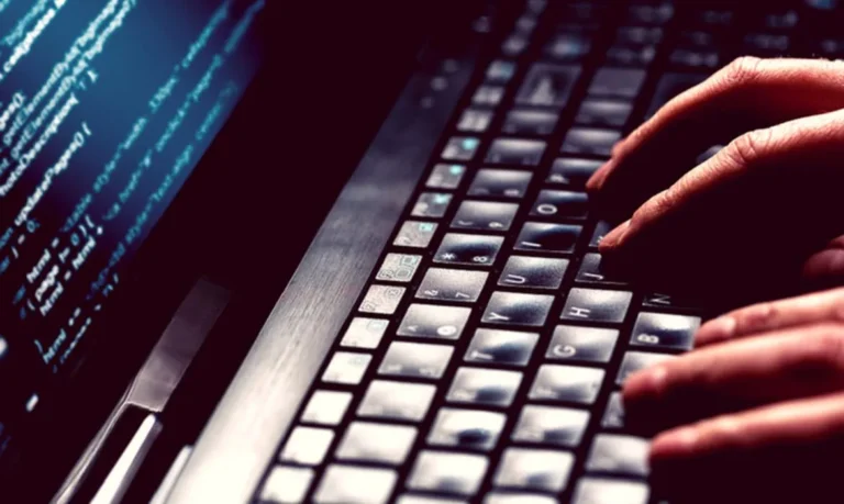 Golpes digitais: mais de 500 anúncios falsos sobre o Desenrola Brasil enganam usuários em redes sociais