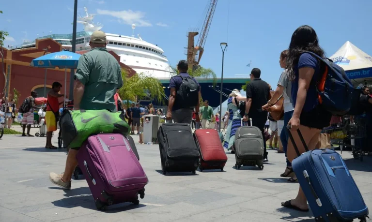 Brasil impulsiona turismo internacional e se consolida entre os líderes globais