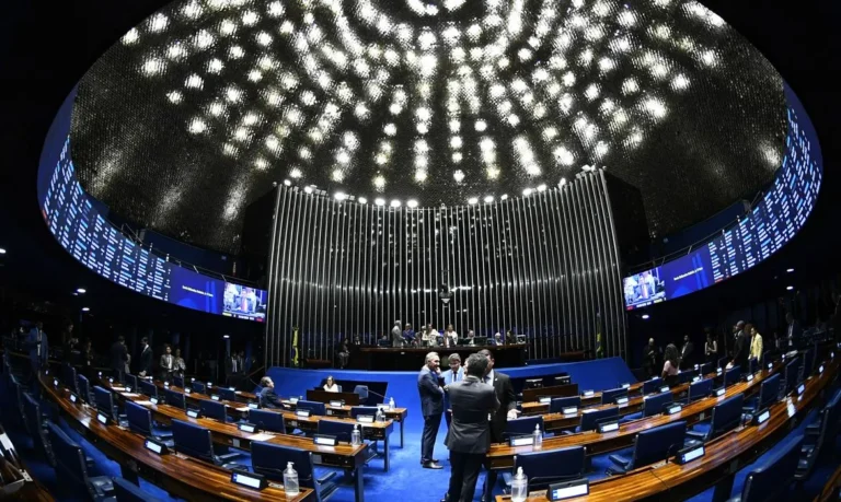 Congresso Nacional retorna de recesso com pauta restrita e foco em eleições