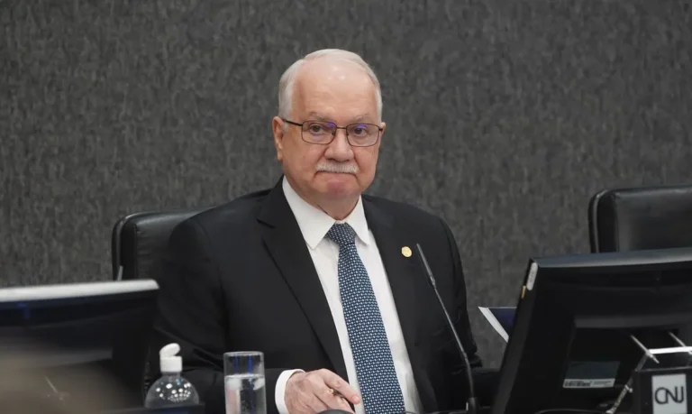 Juízes sob nova regra: CNJ debate limites para presentes e nepotismo