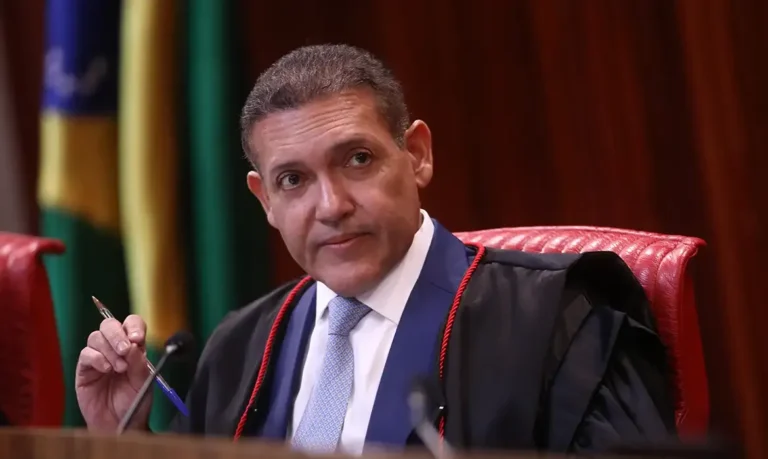 Urna eletrônica: presidente do TSE a define como “patrimônio da democracia”