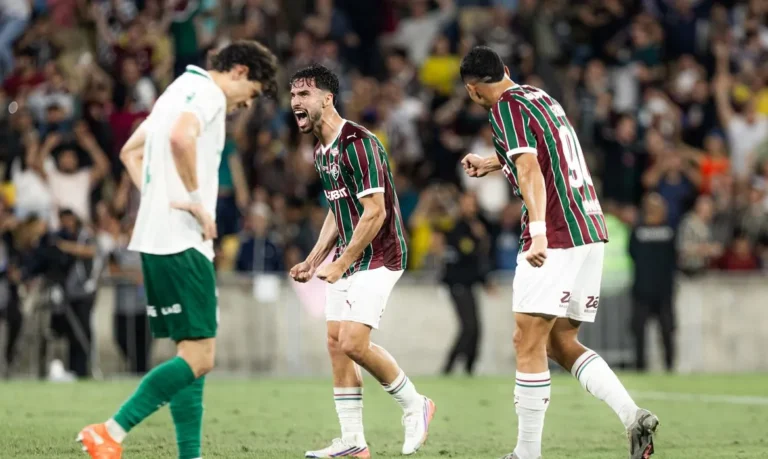 Fluminense supera o Palmeiras em virada emocionante e quebra jejum no Brasileirão