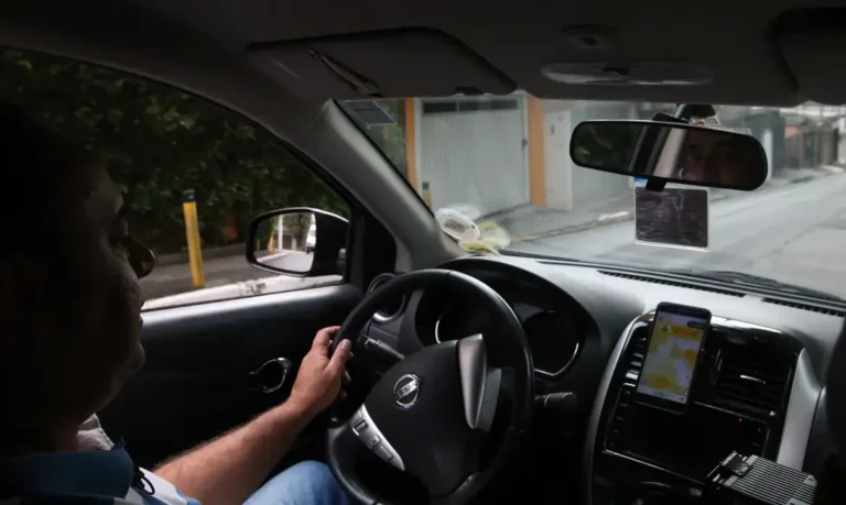 Governo estuda ajustes no programa de crédito para motoristas de aplicativo visando maior adesão