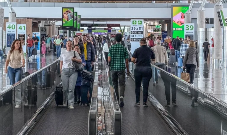 Brasil registra maior fluxo de passageiros na aviação doméstica em 26 anos