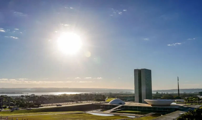 Congresso em foco: fim da jornada 6×1 e “taxa das blusinhas” na pauta desta semana
