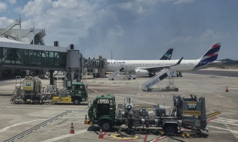 Preço do querosene de aviação sobe quase 14% com impacto da guerra no Oriente Médio
