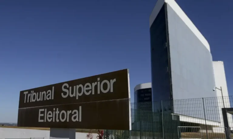 TSE mantém vídeo de Bolsonaro gerado por IA e define regras para deep fakes