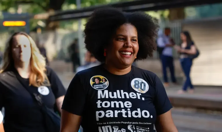 Samara Martins defende jornada 4×3 e salário mínimo dobrado em plano de governo socialista