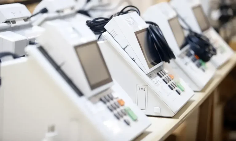 Urnas eletrônicas em São Paulo: preparativos avançam para as eleições de outubro