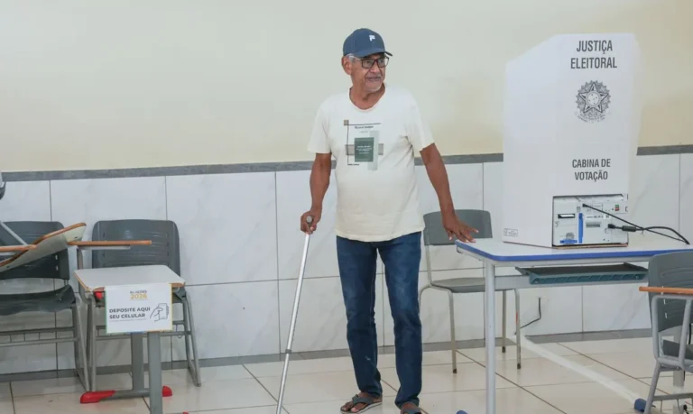Vozes da experiência: idosos superam barreiras e reafirmam o valor do voto