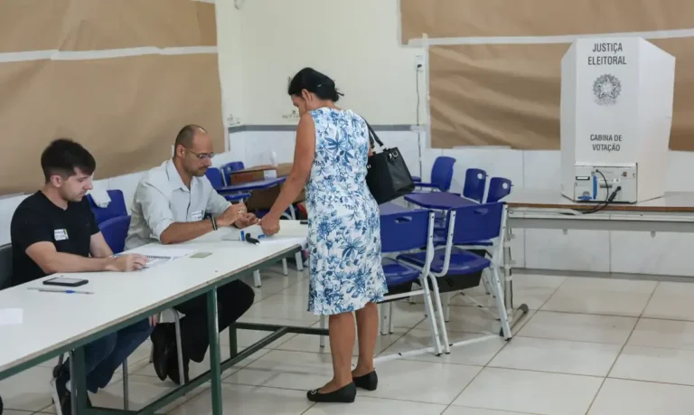 Seis estados e o DF decidem governador em segundo turno em outubro