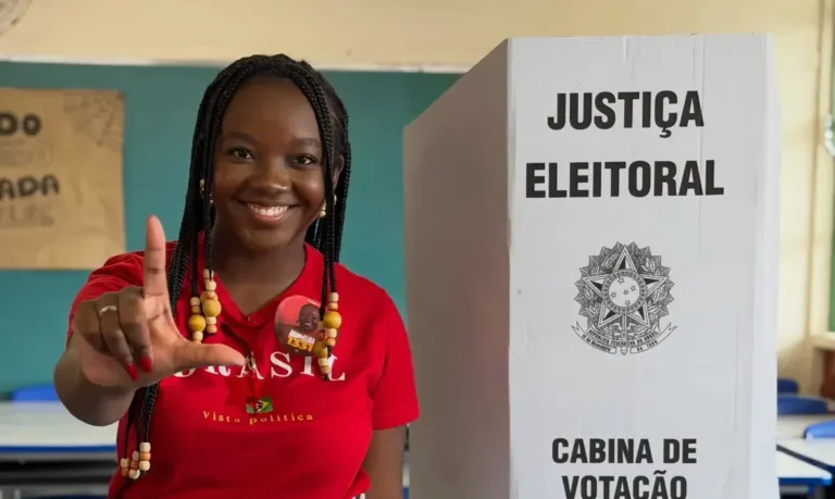 Jovem deputada eleita denuncia ameaças de morte e violência sexual após campanha