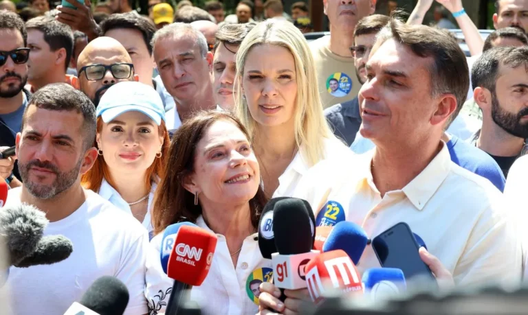 Flávio Bolsonaro e governador eleito do Rio declaram guerra ao crime organizado