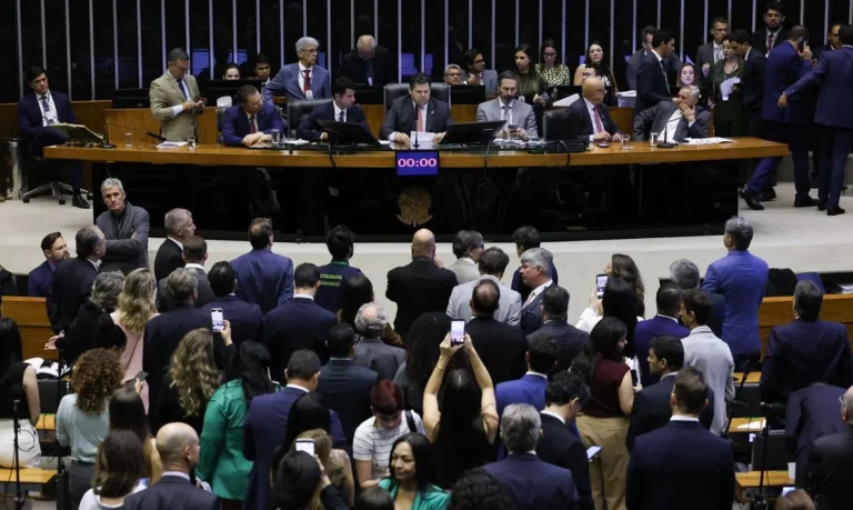 Senado definirá fim da escala 6×1 na quarta-feira em votação da PEC