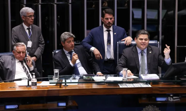 Senado adia votação da PEC da Segurança Pública após pedido de Alcolumbre